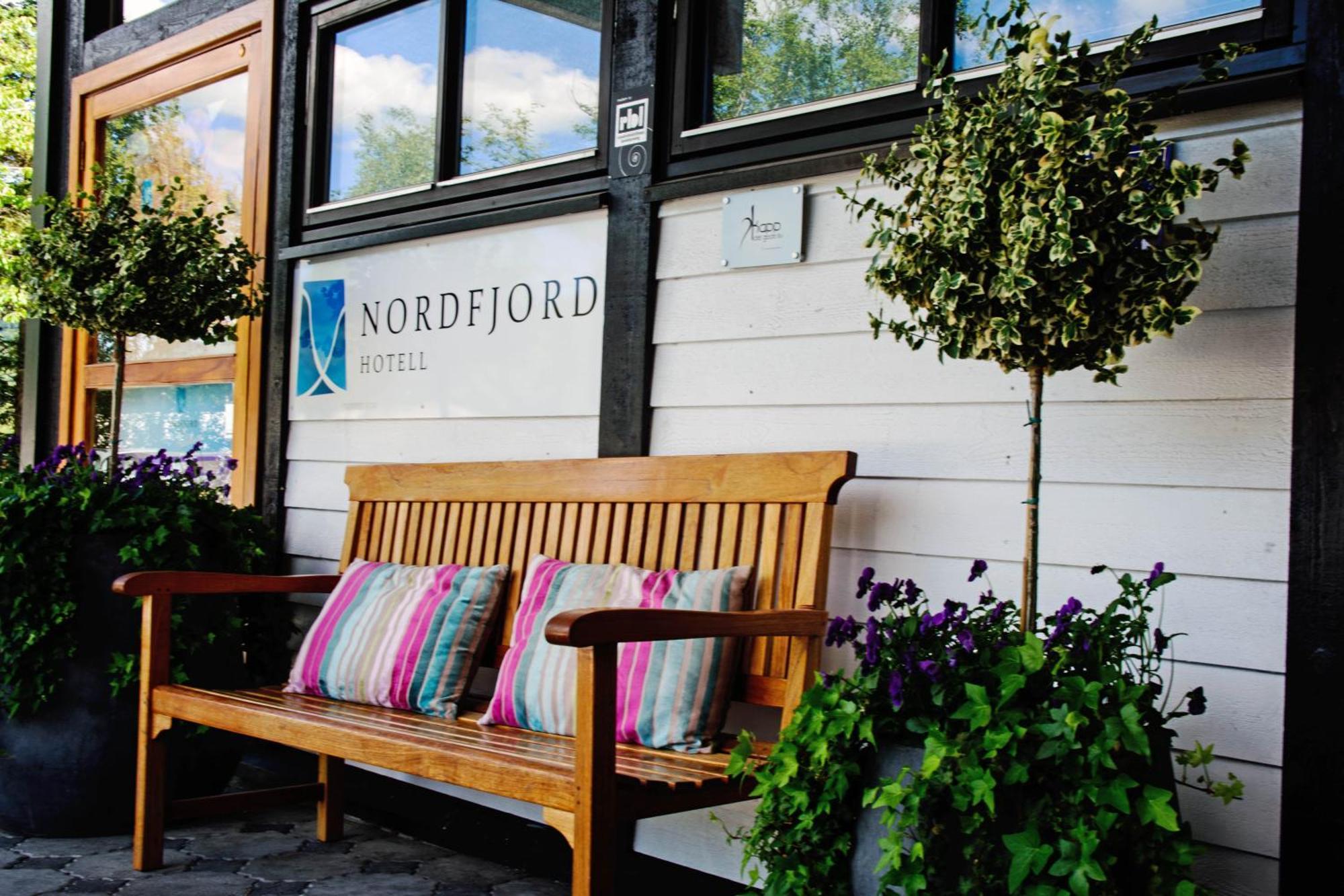 Nordfjord Hotell Nordfjordeid Exterior photo